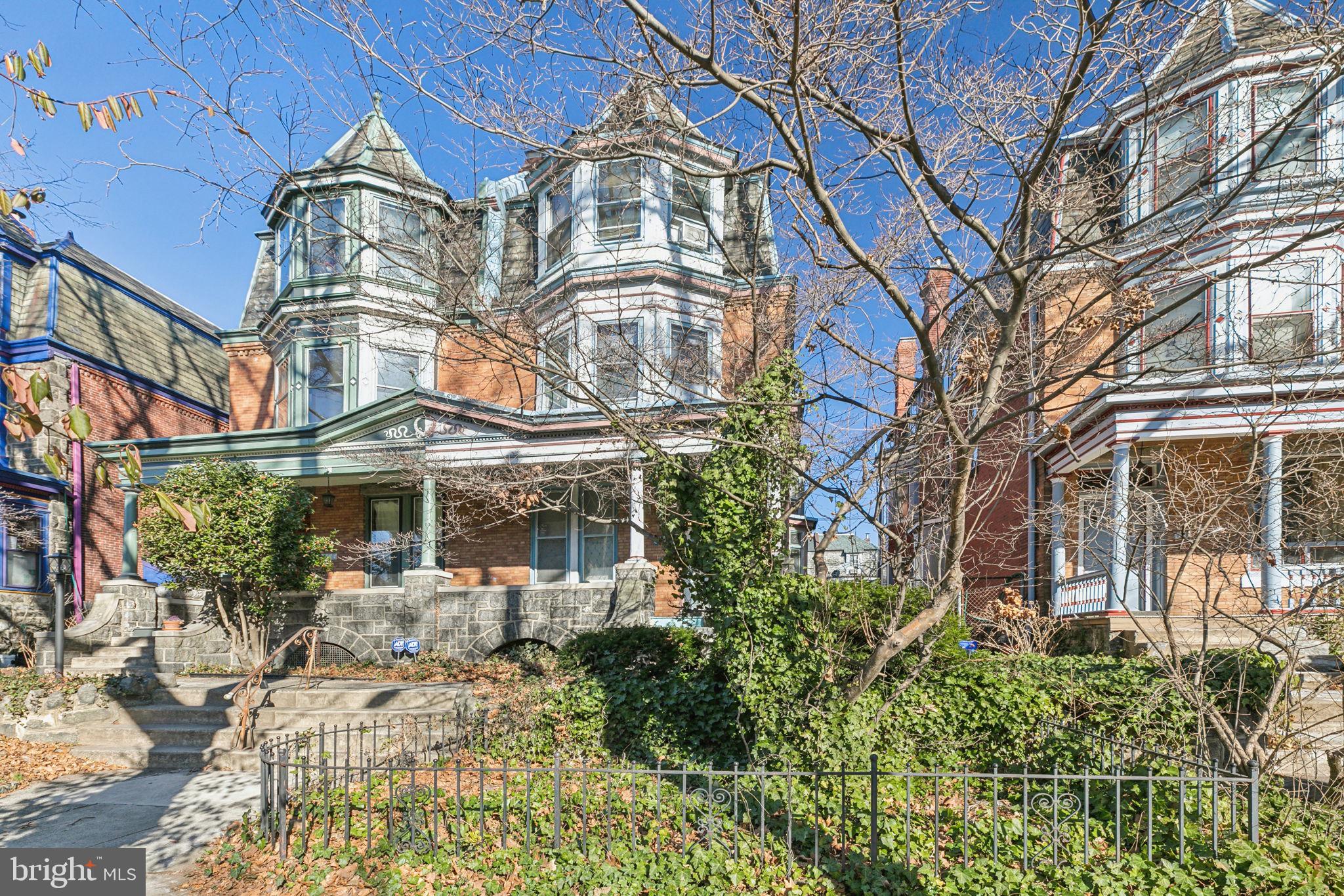 4733 Cedar Ave