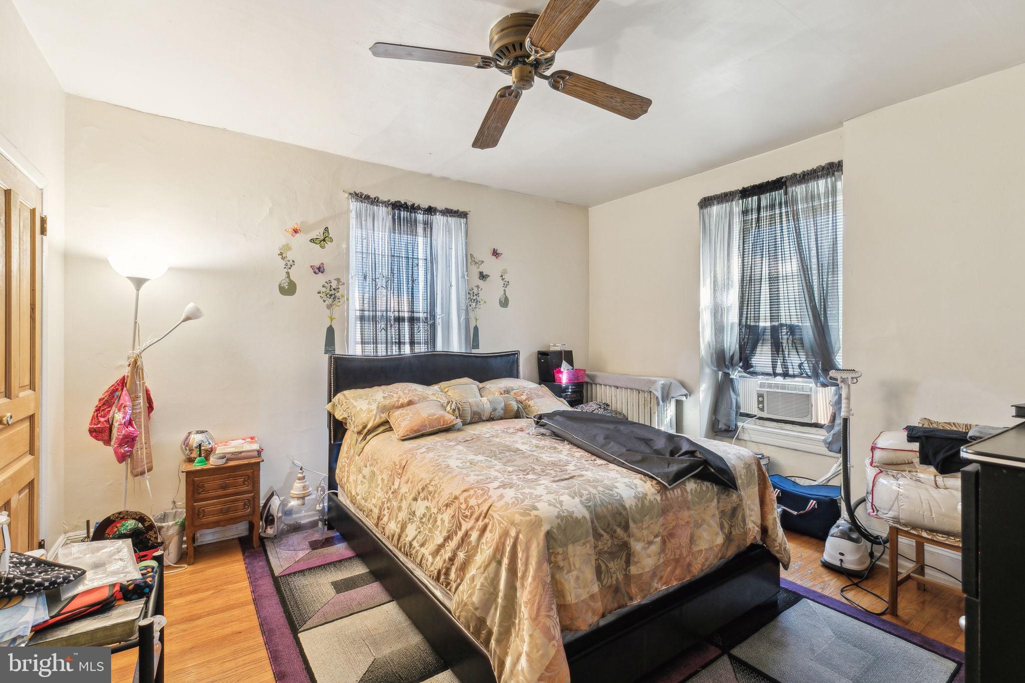 4733 Cedar Ave