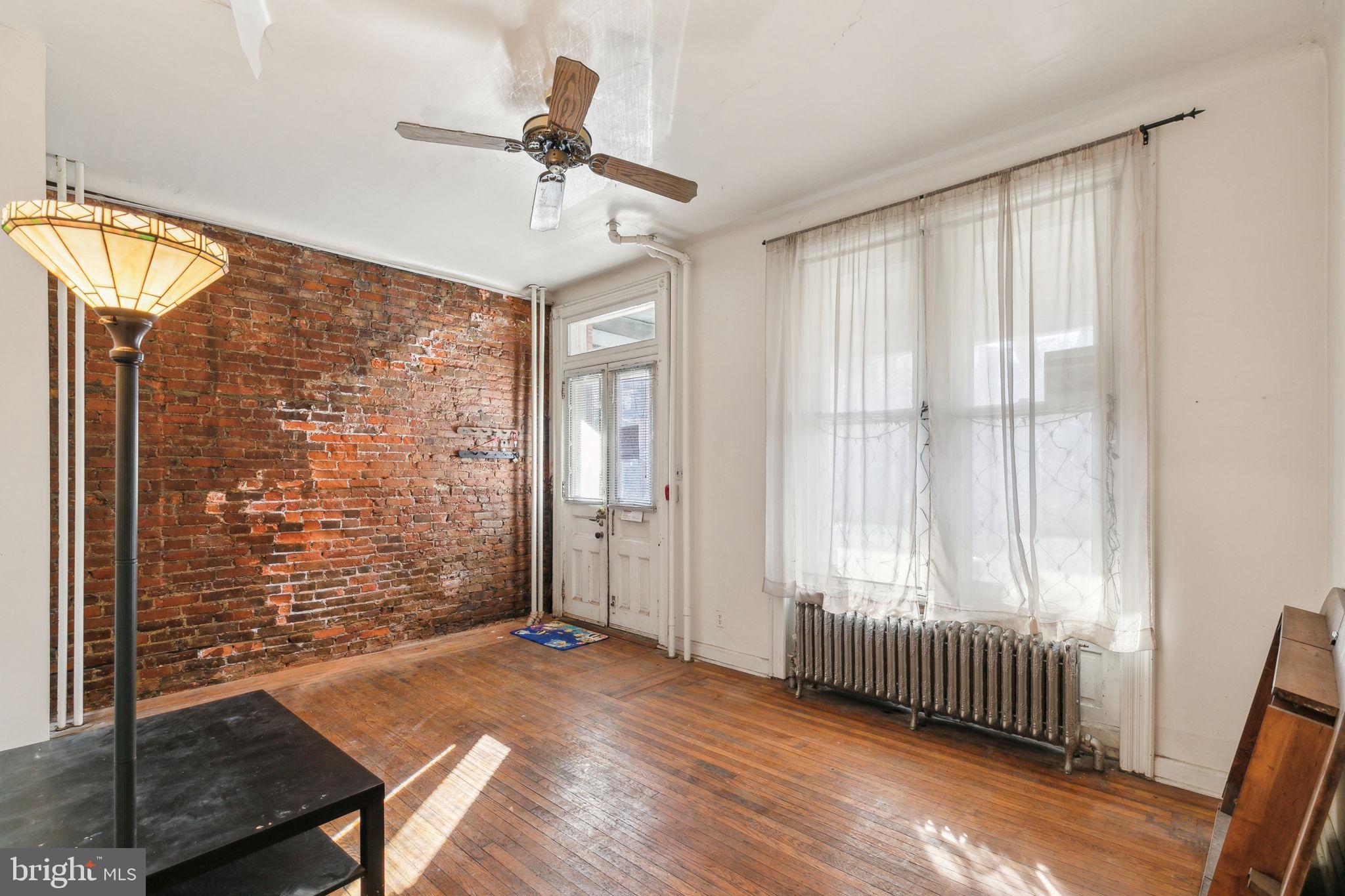 4733 Cedar Ave