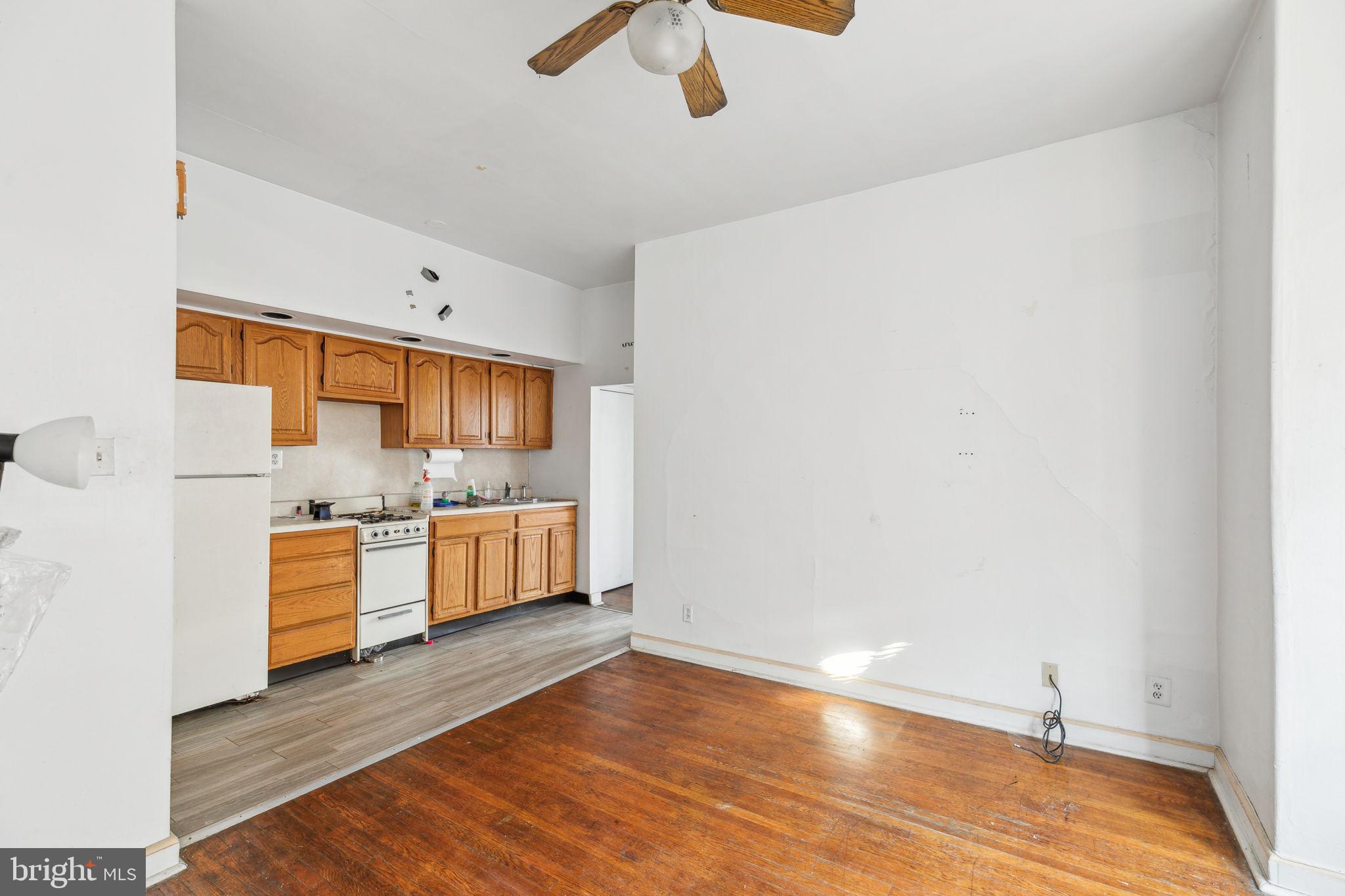 4733 Cedar Ave