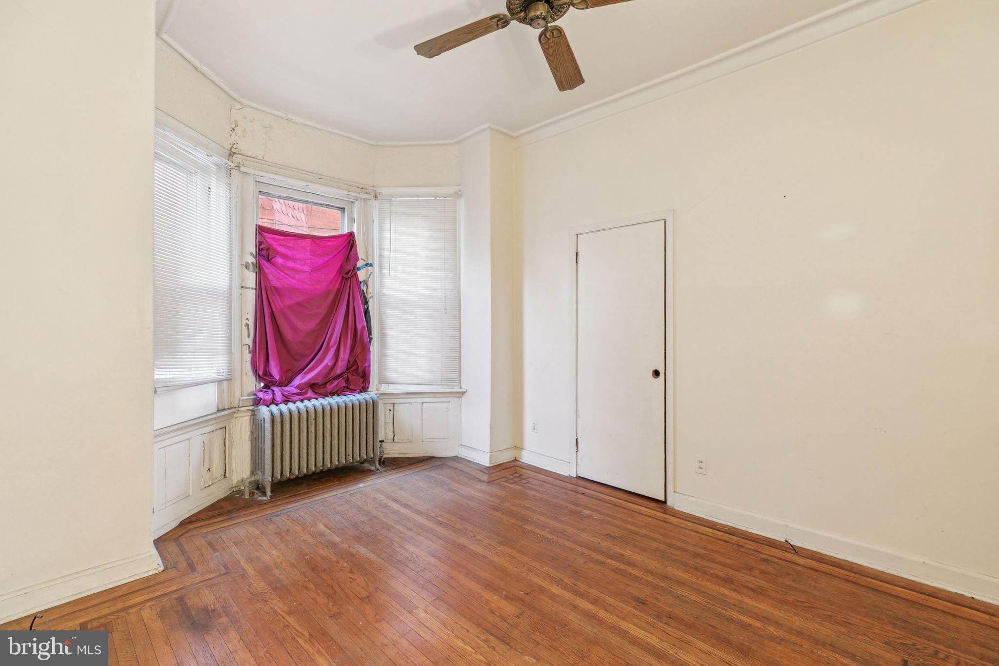 4733 Cedar Ave