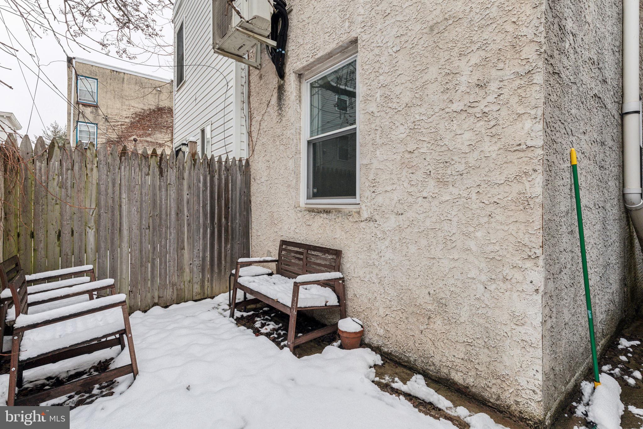 1638 Parrish St