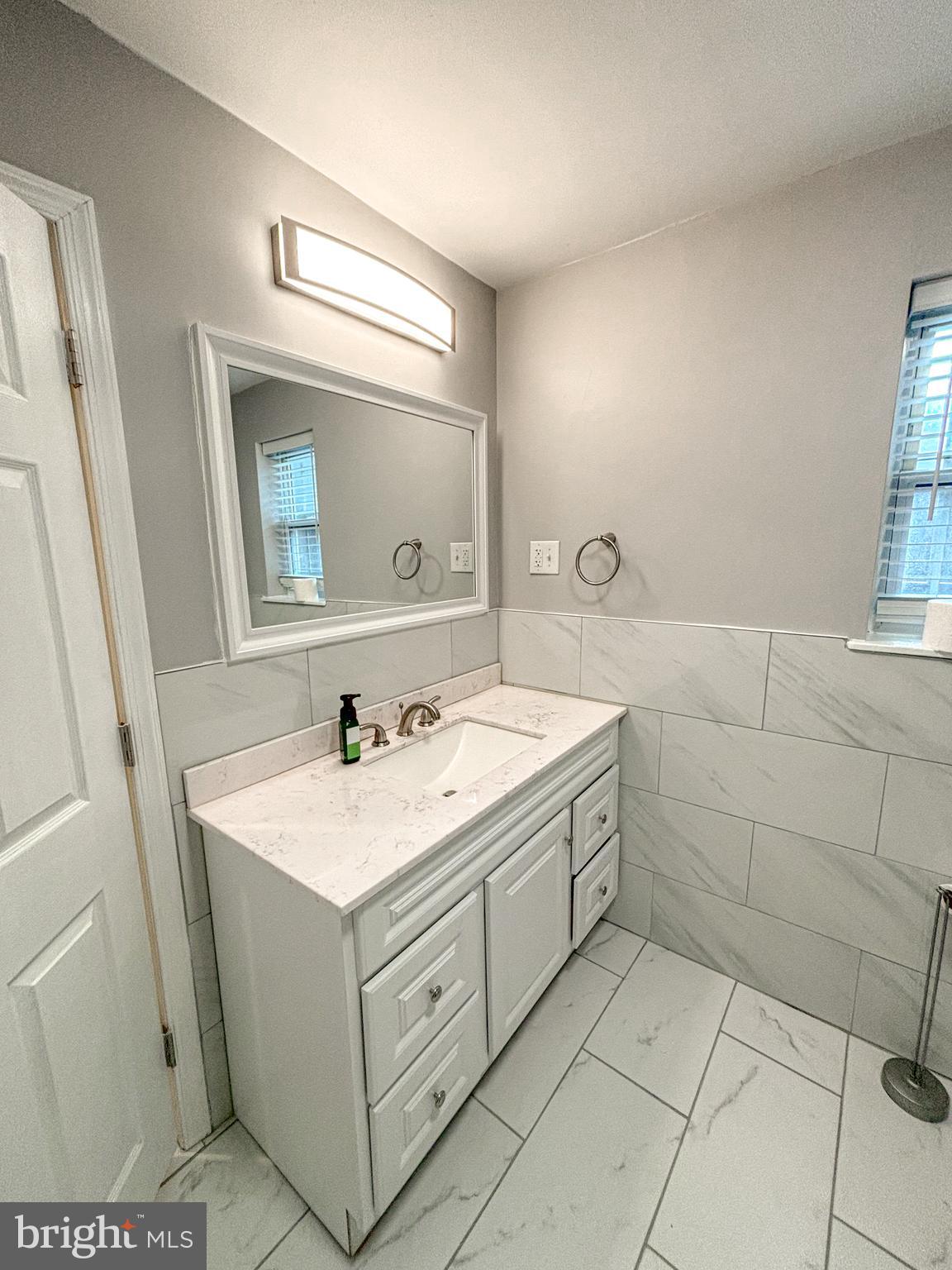 1618 FITZWATER ST #1