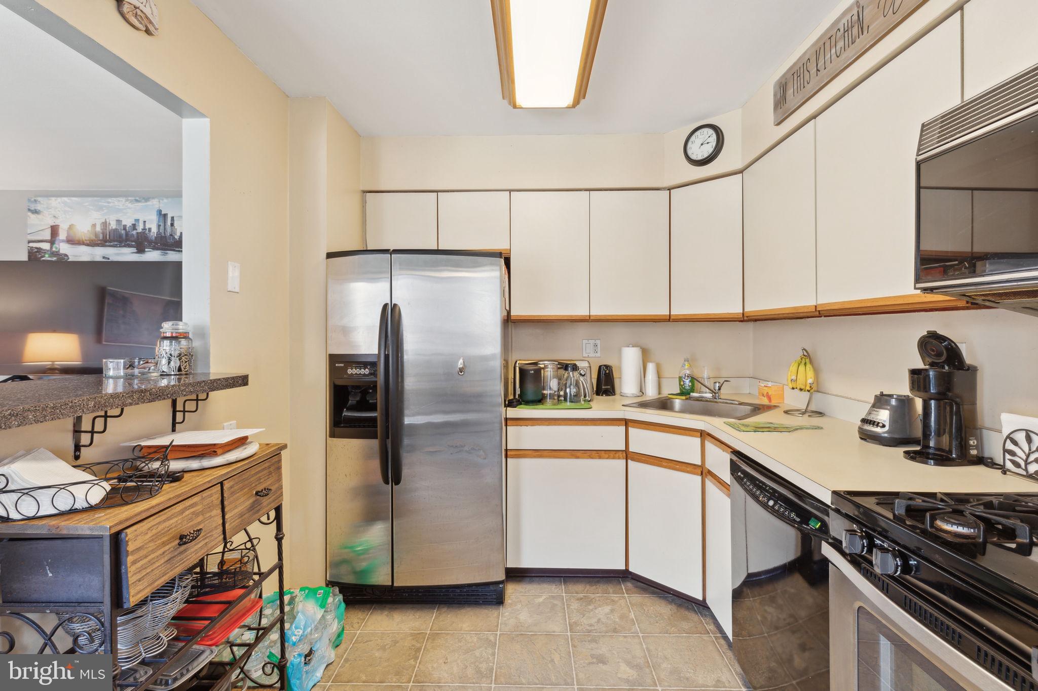 9537 James St #8a