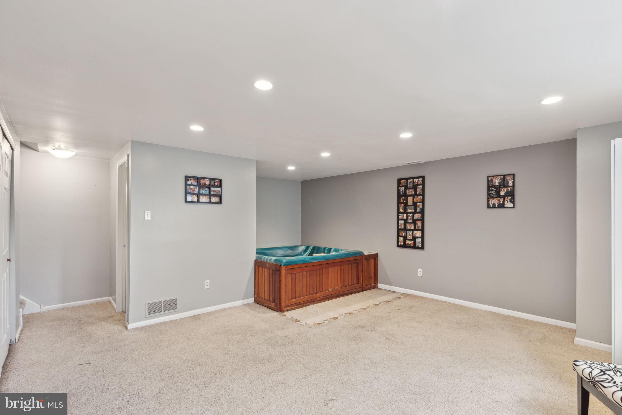 9537 James St #8a