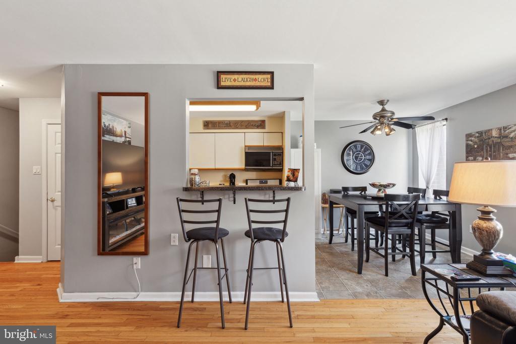 9537 James St #8a
