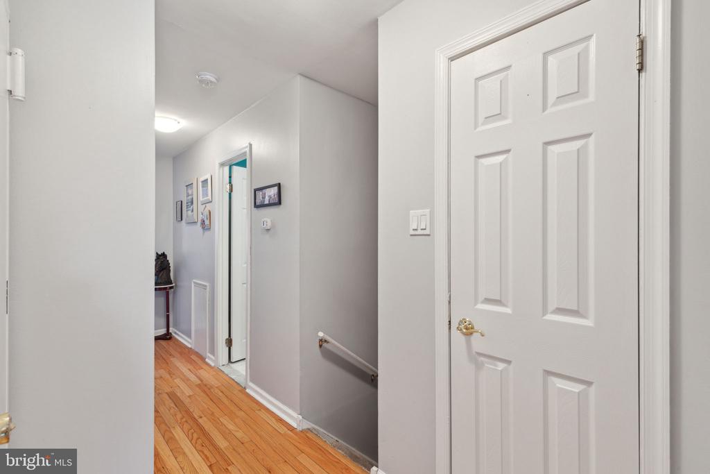 9537 James St #8a
