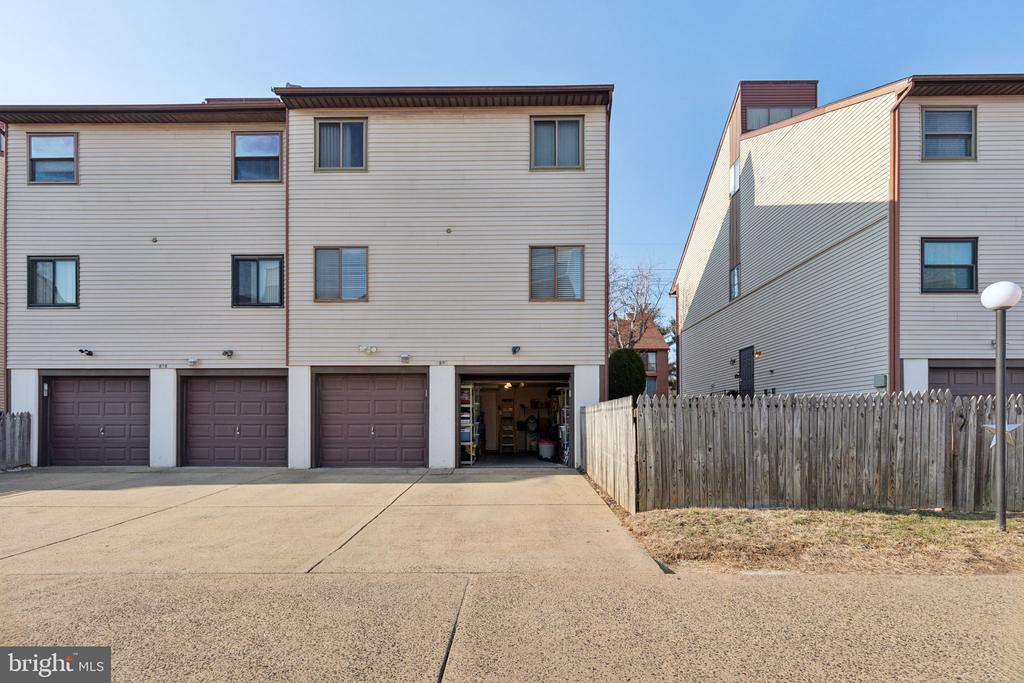 9537 James St #8a