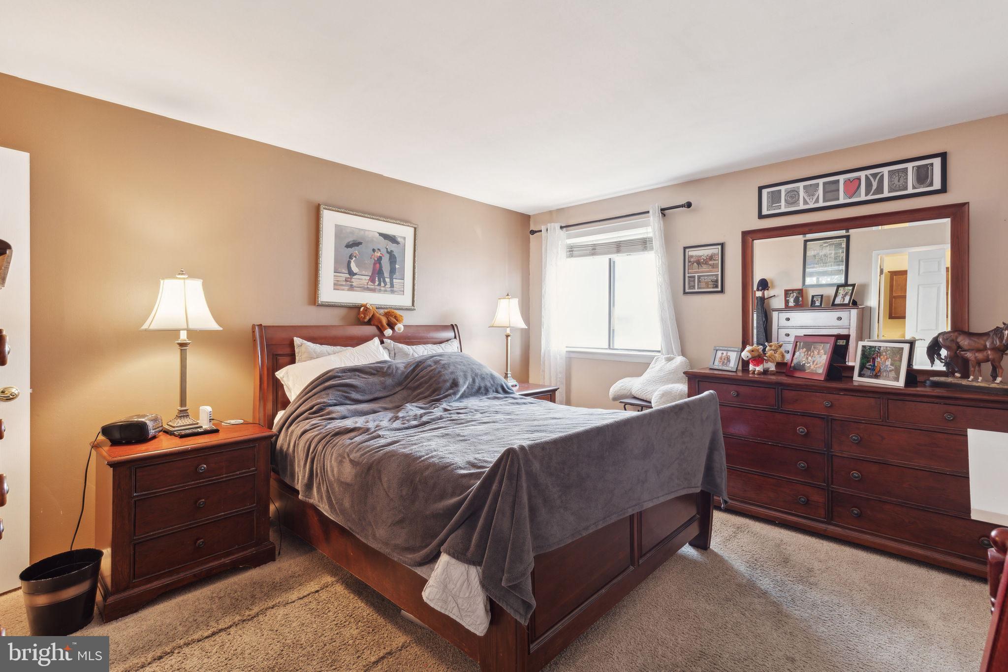 9537 James St #8a