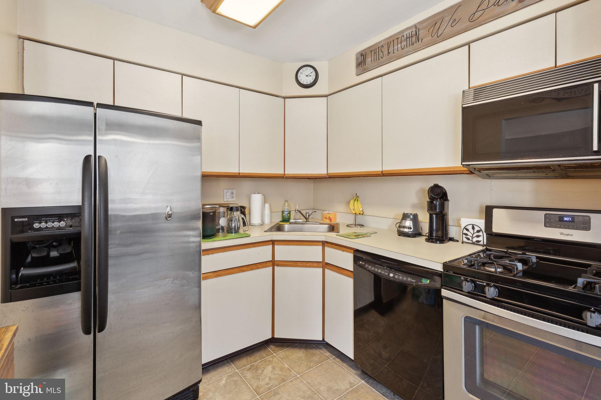 9537 James St #8a