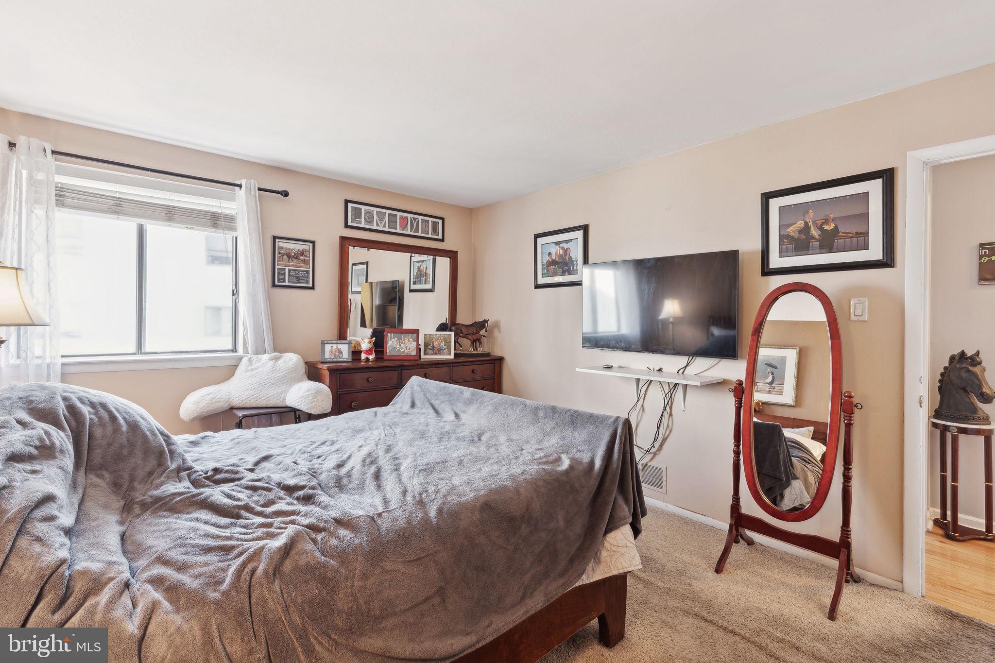 9537 James St #8a