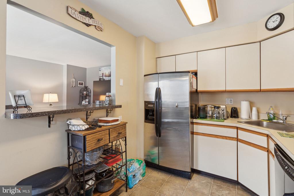 9537 James St #8a