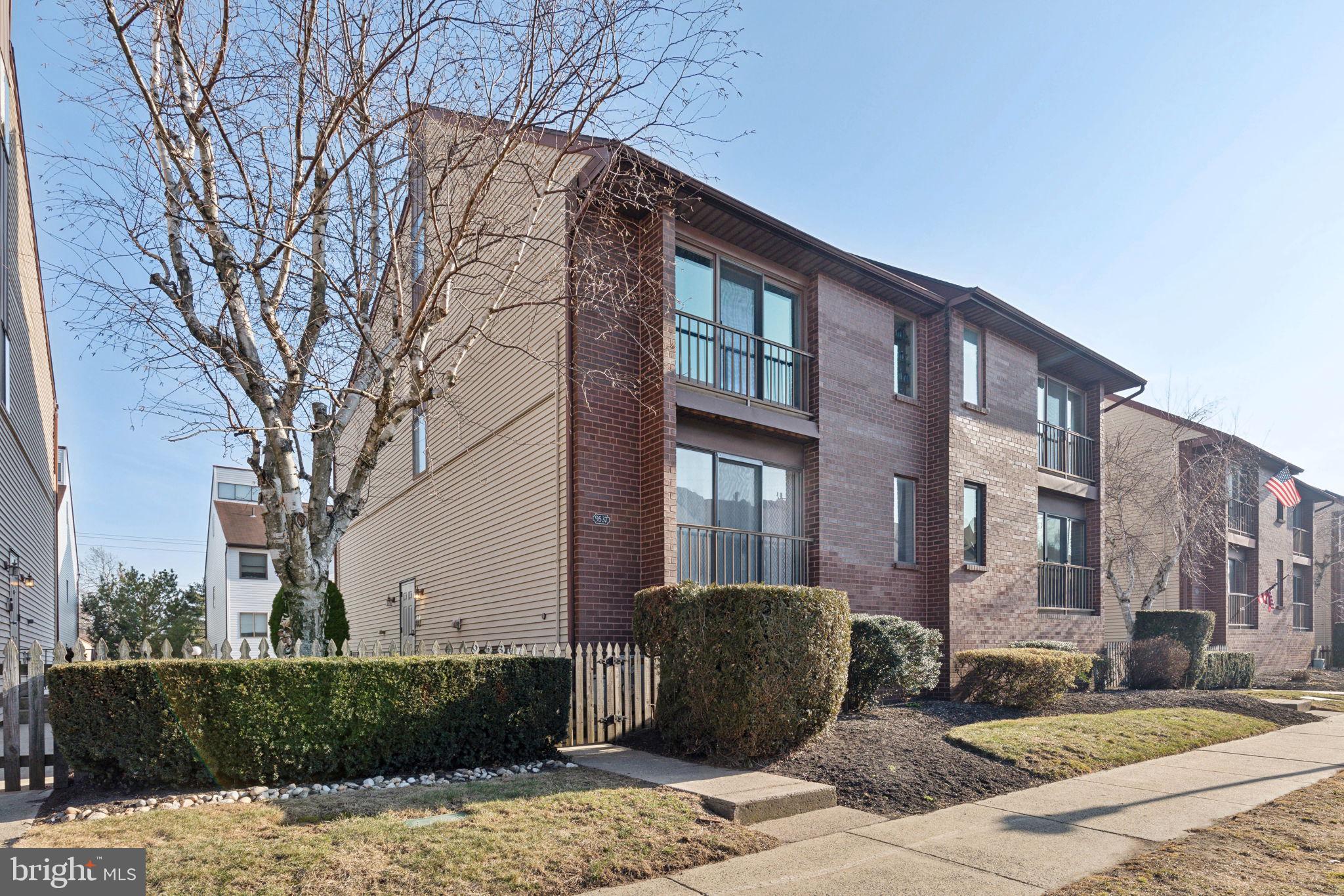 9537 James St #8a