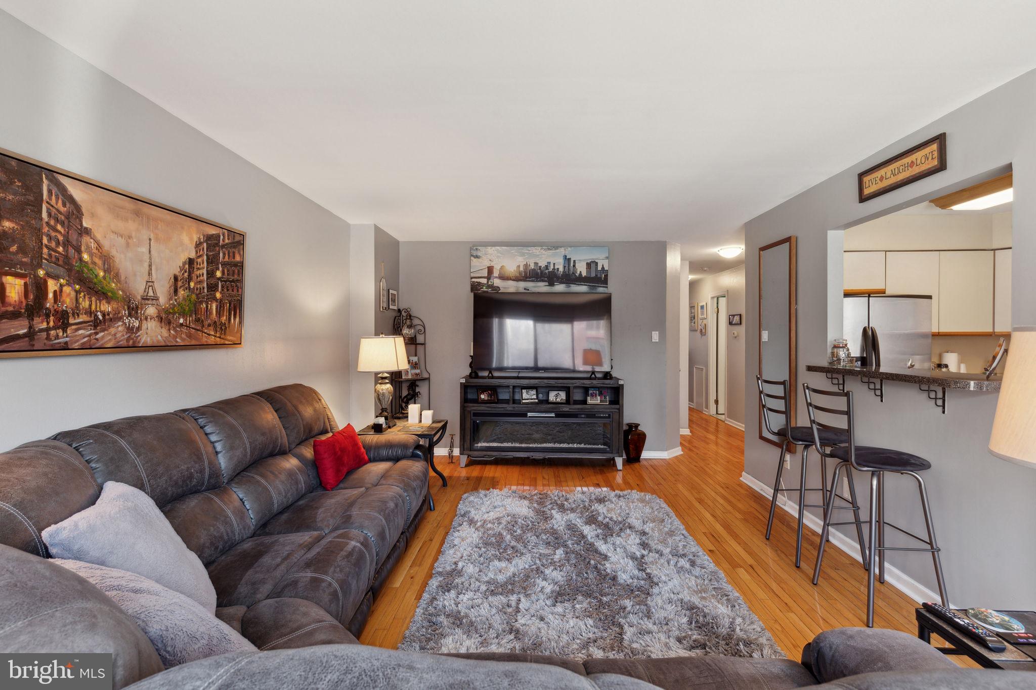 9537 James St #8a