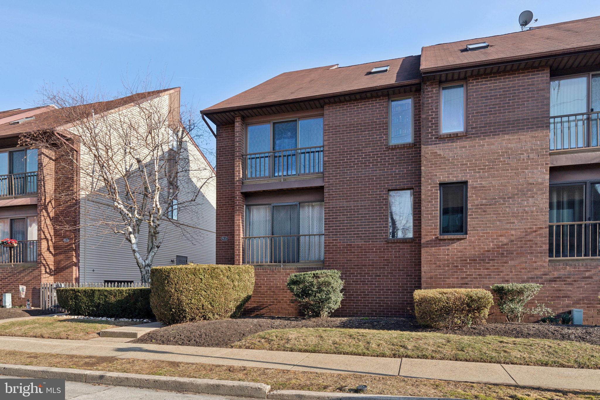 9537 James St #8a