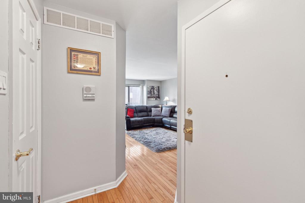 9537 James St #8a
