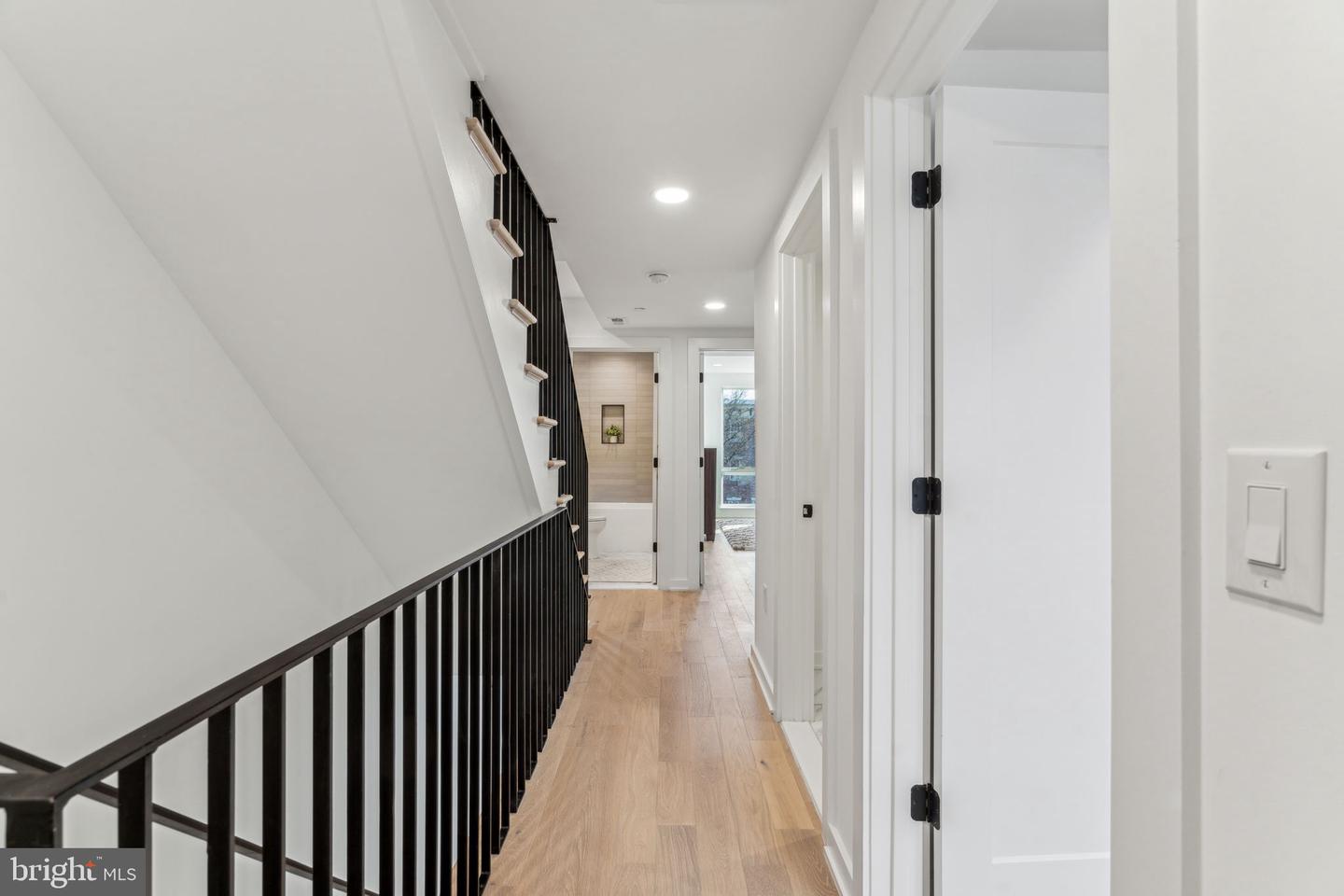 960 N Wendle Ct