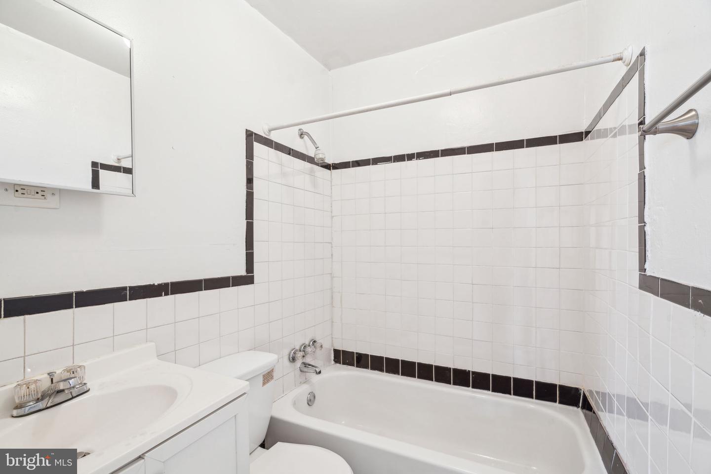 101 E Pleasant St