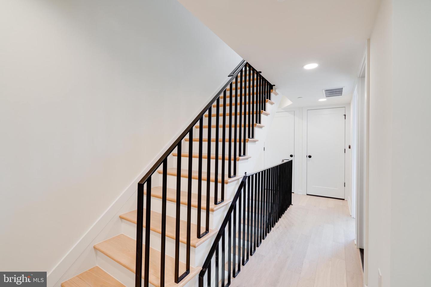 962 Wendle Ct