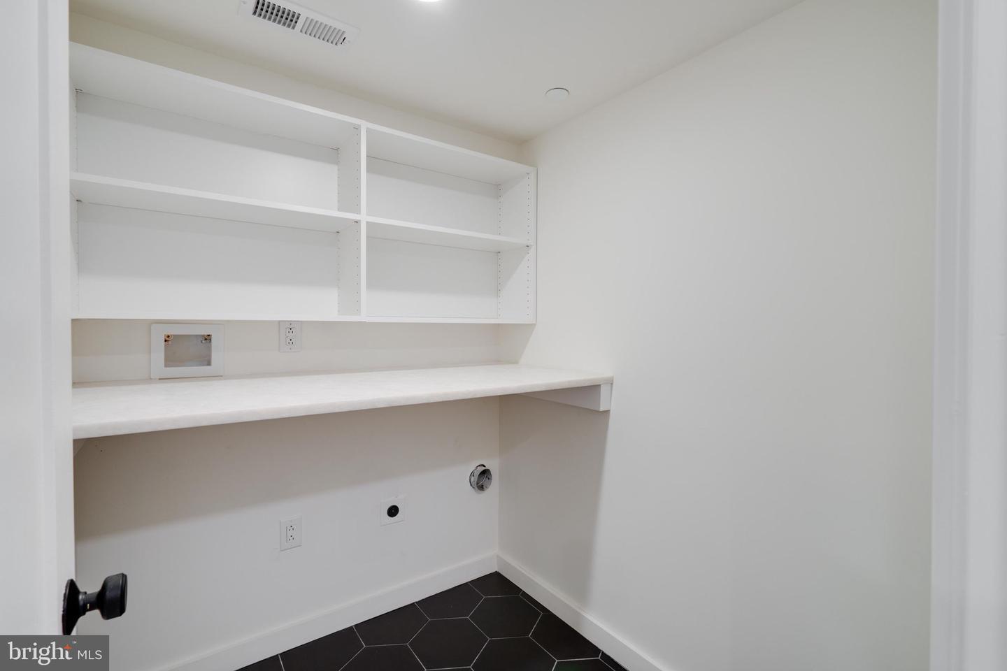 962 Wendle Ct