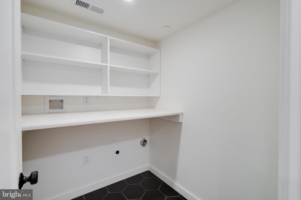 962 Wendle Ct