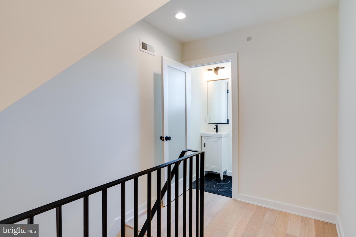 962 Wendle Ct