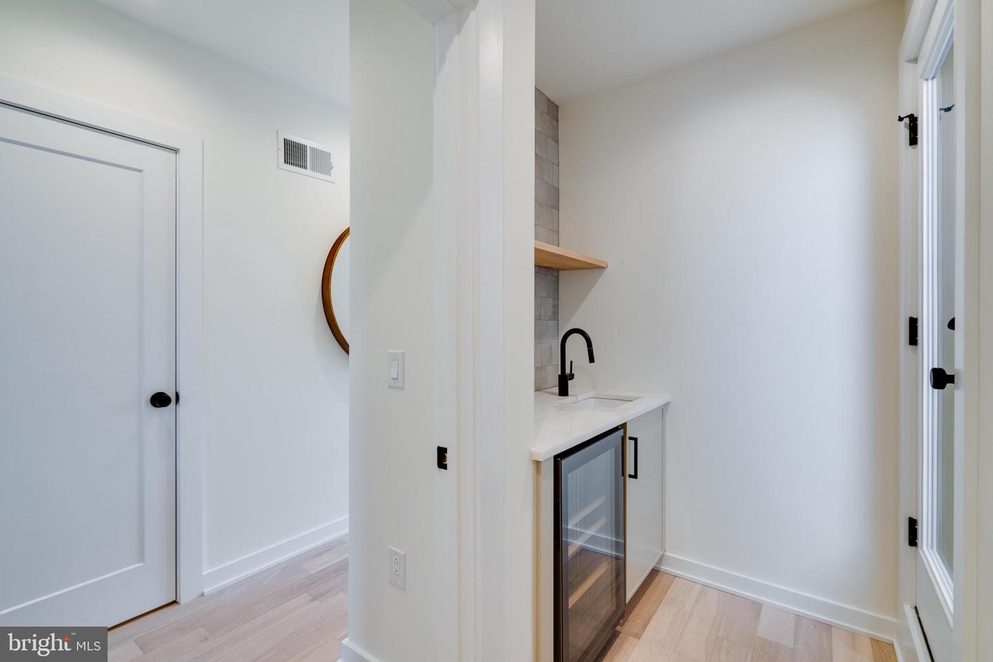 962 Wendle Ct