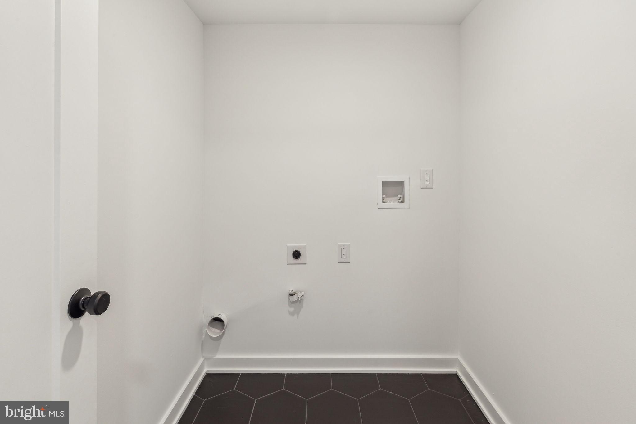 954 N Wendle Ct #11