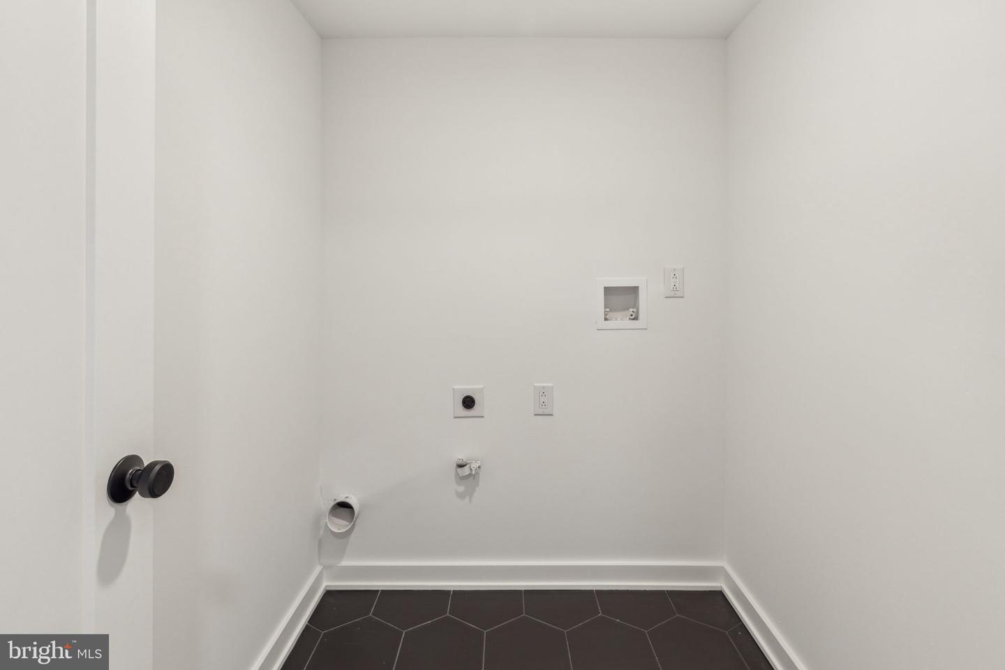 954 N Wendle Ct #11