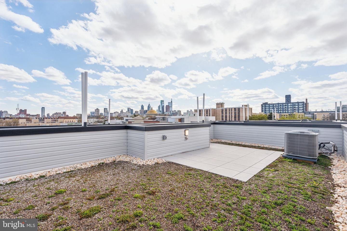 954 N Wendle Ct #11
