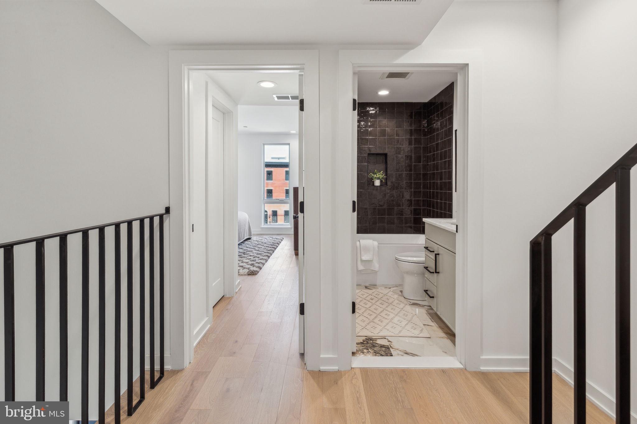 954 N Wendle Ct #11