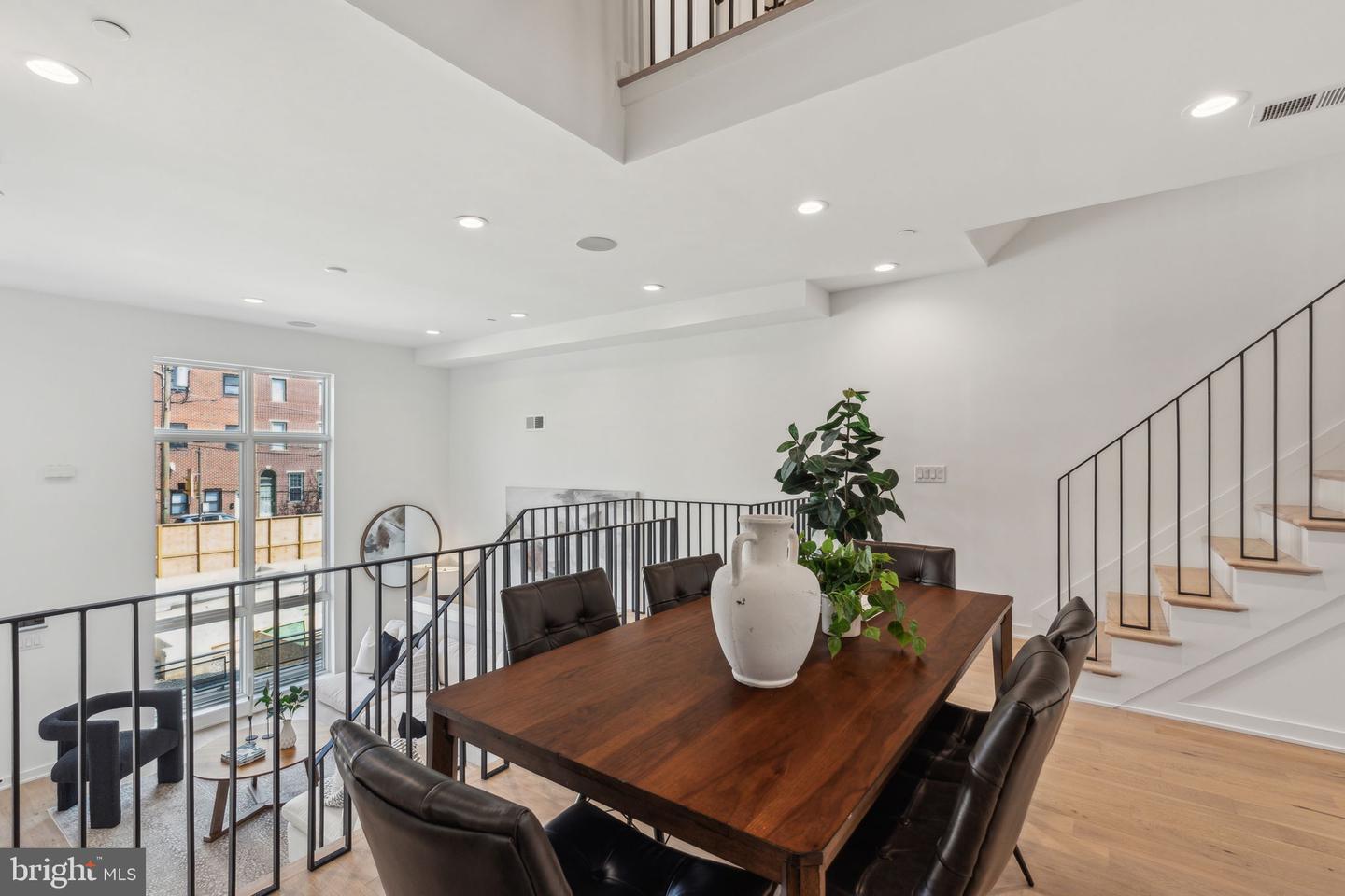 954 N Wendle Ct #11