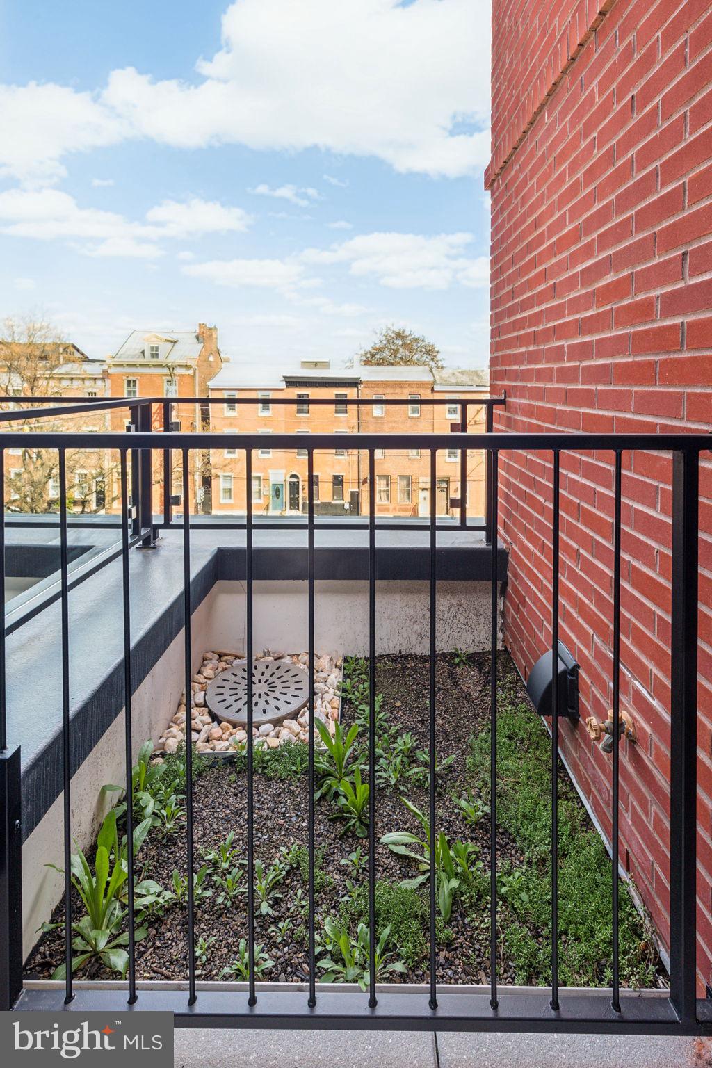 954 N Wendle Ct #11