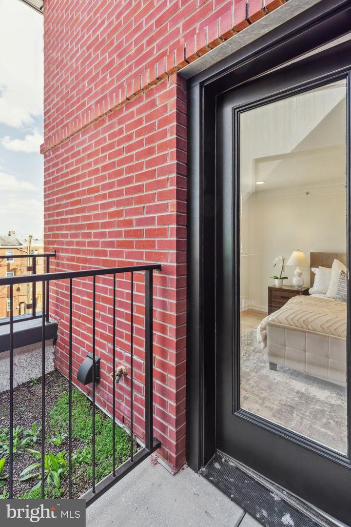 954 N Wendle Ct #11