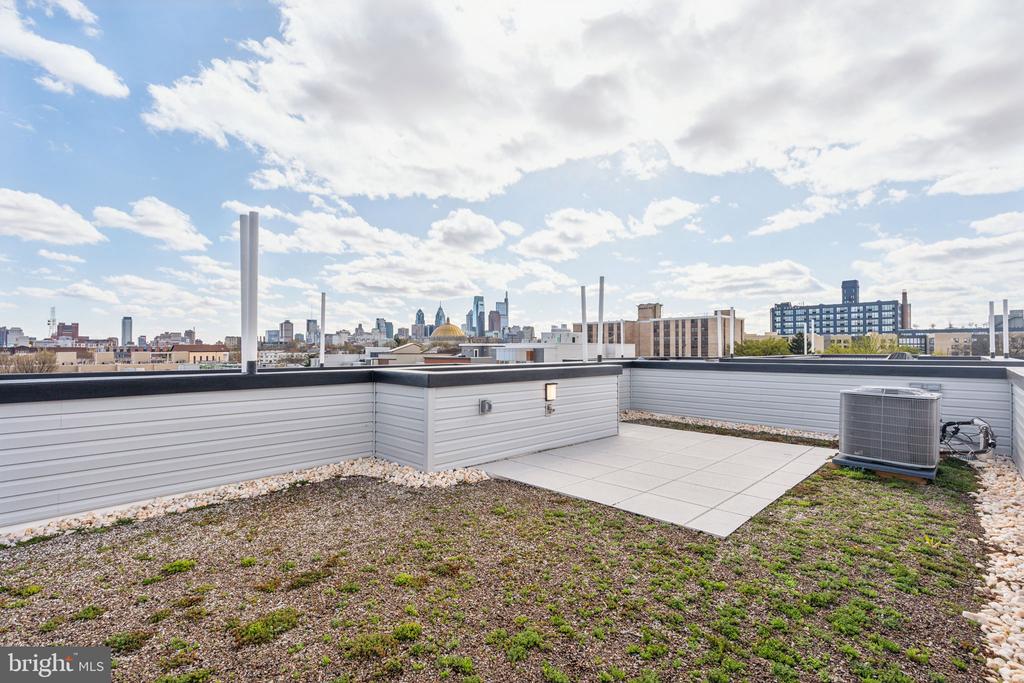 954 N Wendle Ct #11