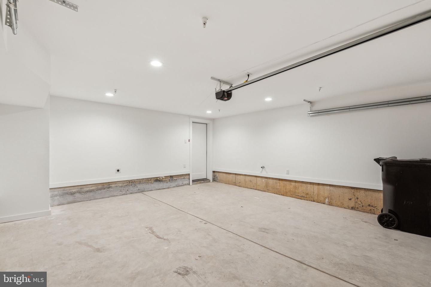 954 N Wendle Ct #11
