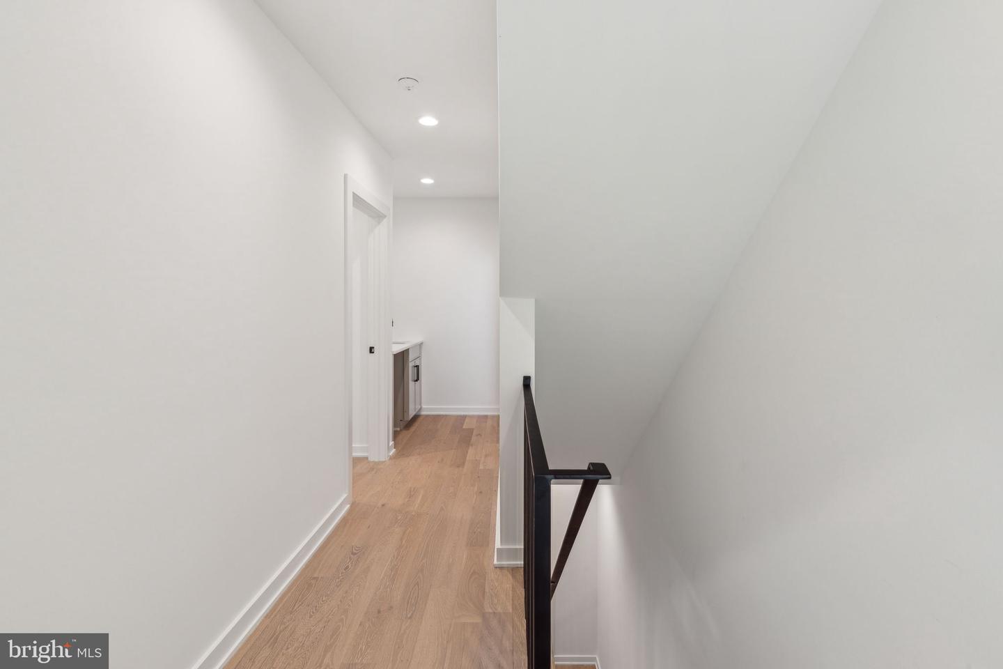 954 N Wendle Ct #11