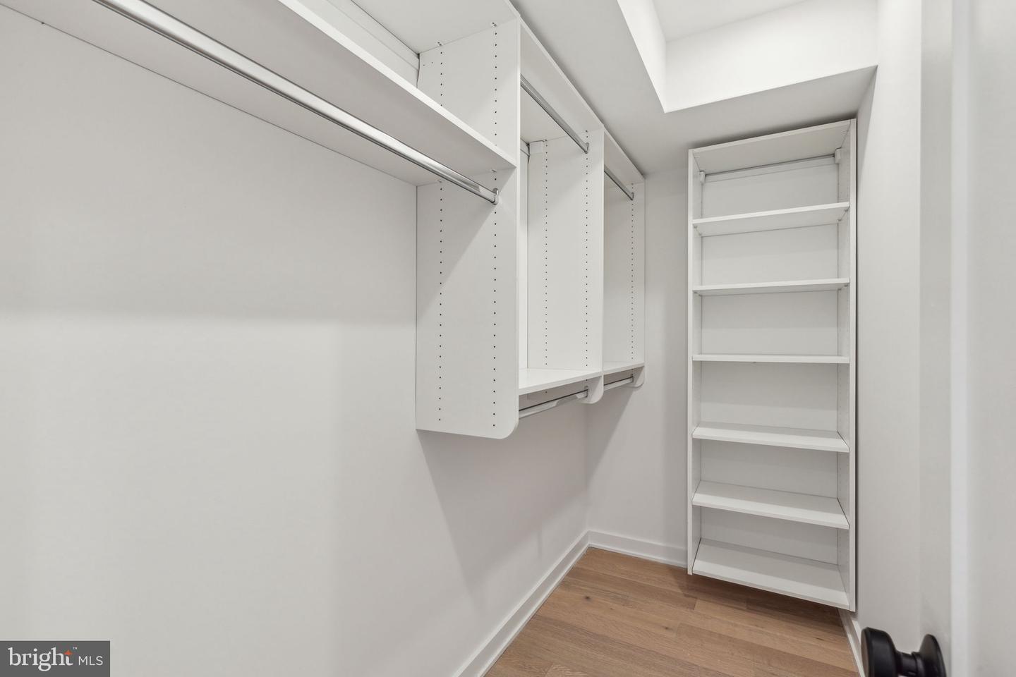 954 N Wendle Ct #11