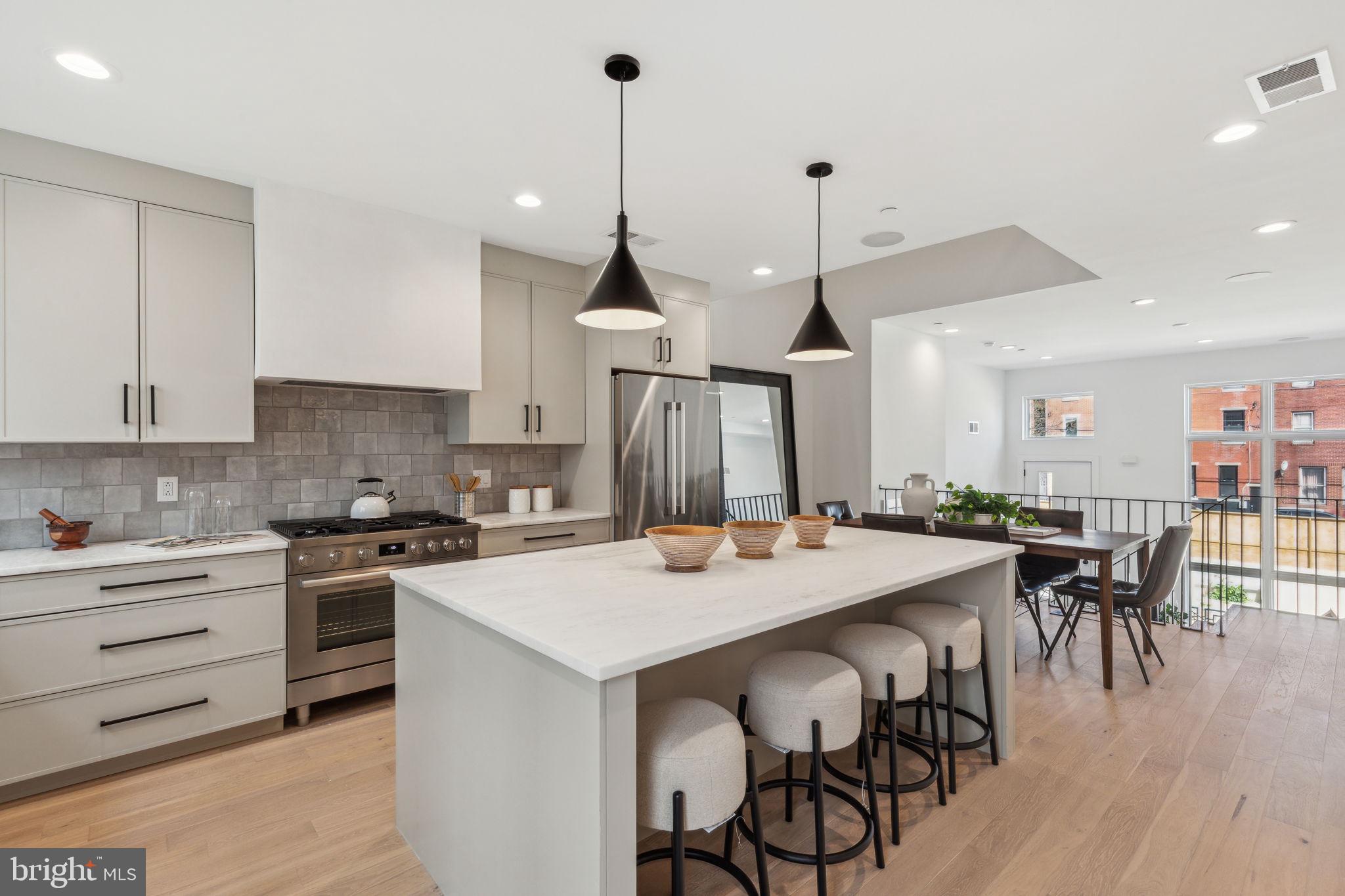 954 N Wendle Ct #11
