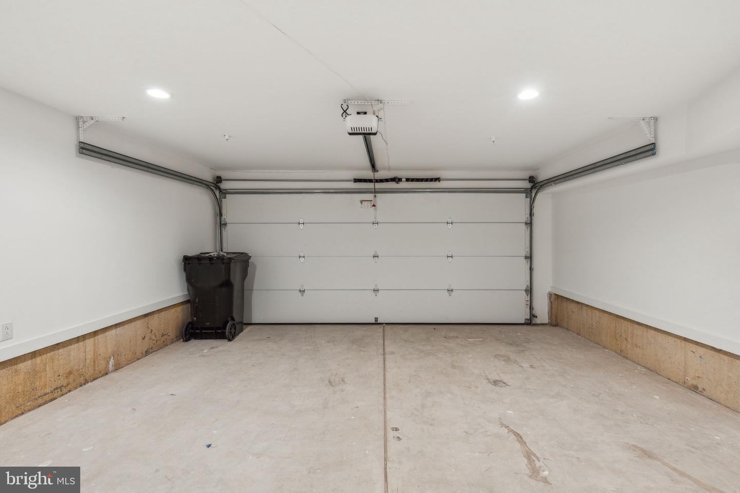 954 N Wendle Ct #11