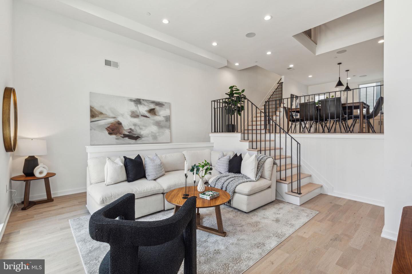 954 N Wendle Ct #11