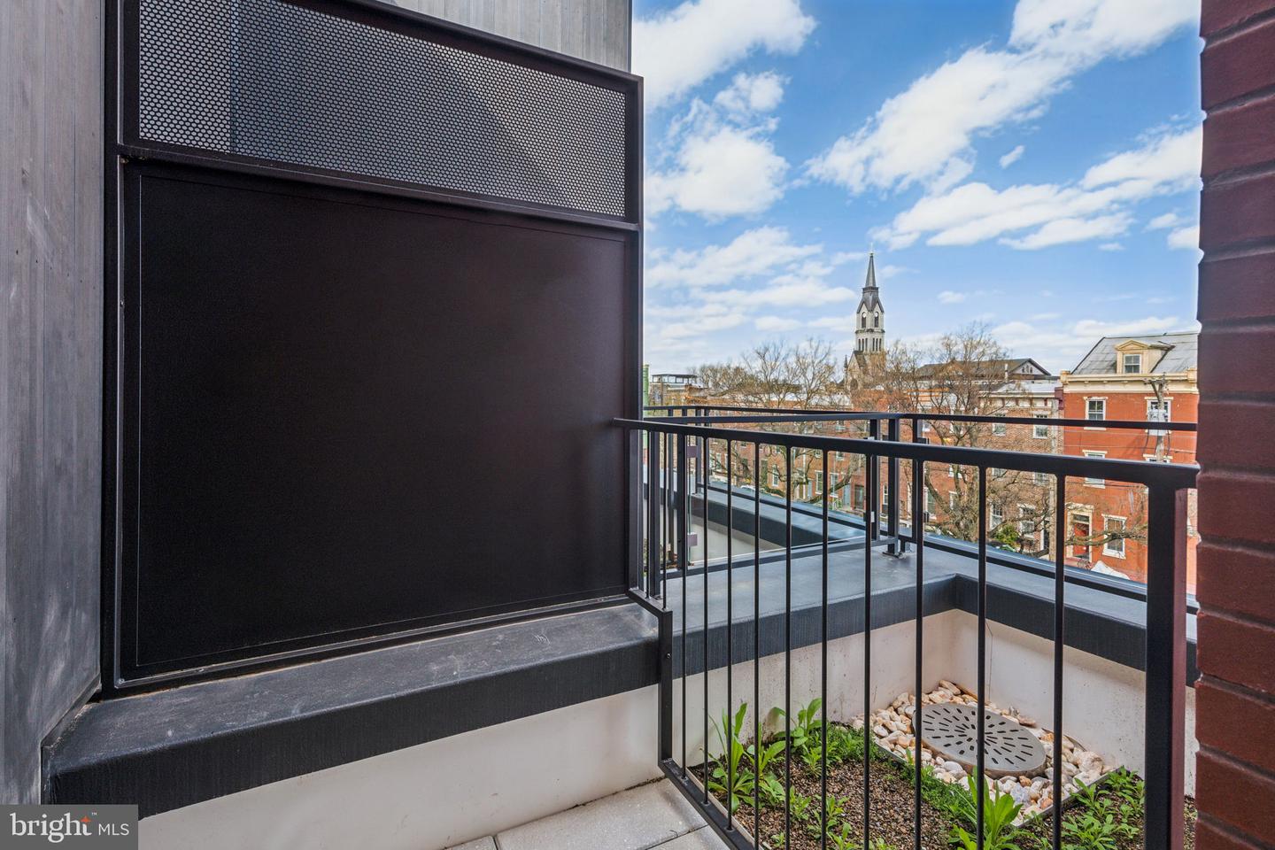 954 N Wendle Ct #11
