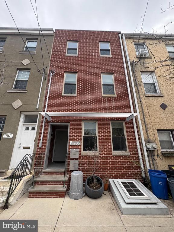 1205 S 4TH ST #1