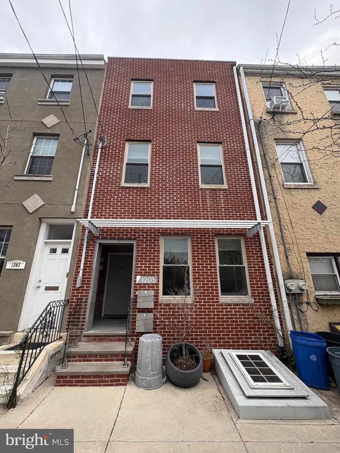 1205 S 4TH ST #1