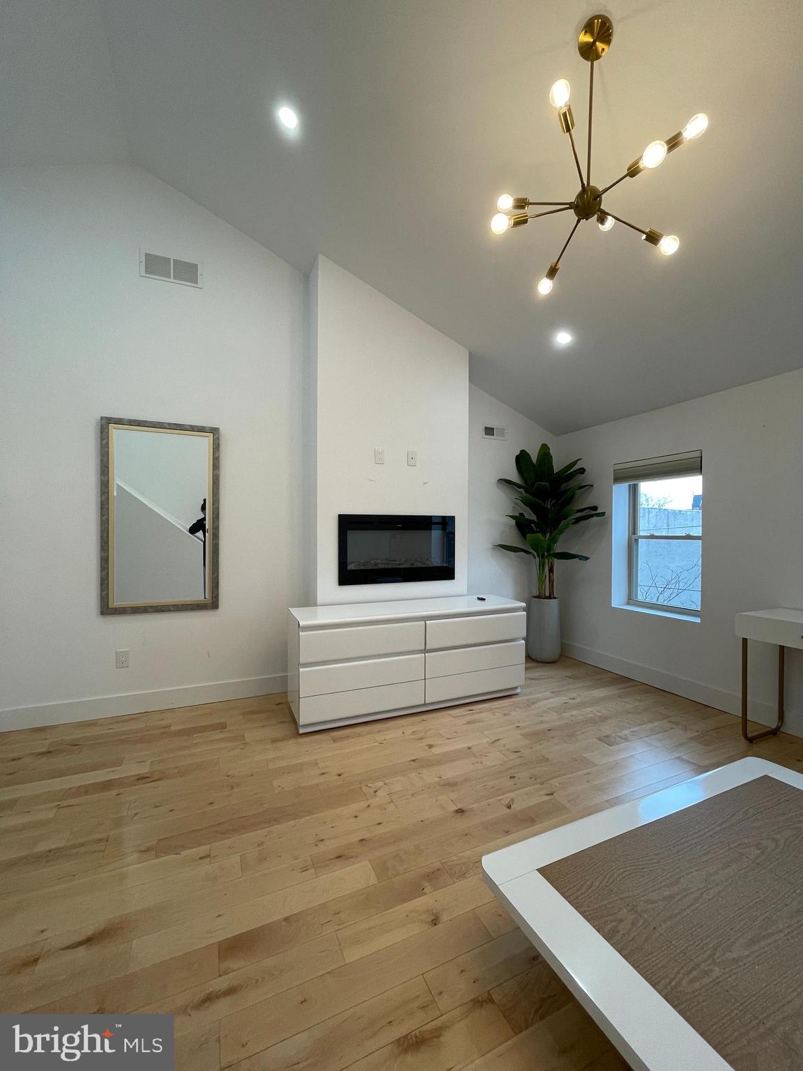 1205 S 4TH ST #2
