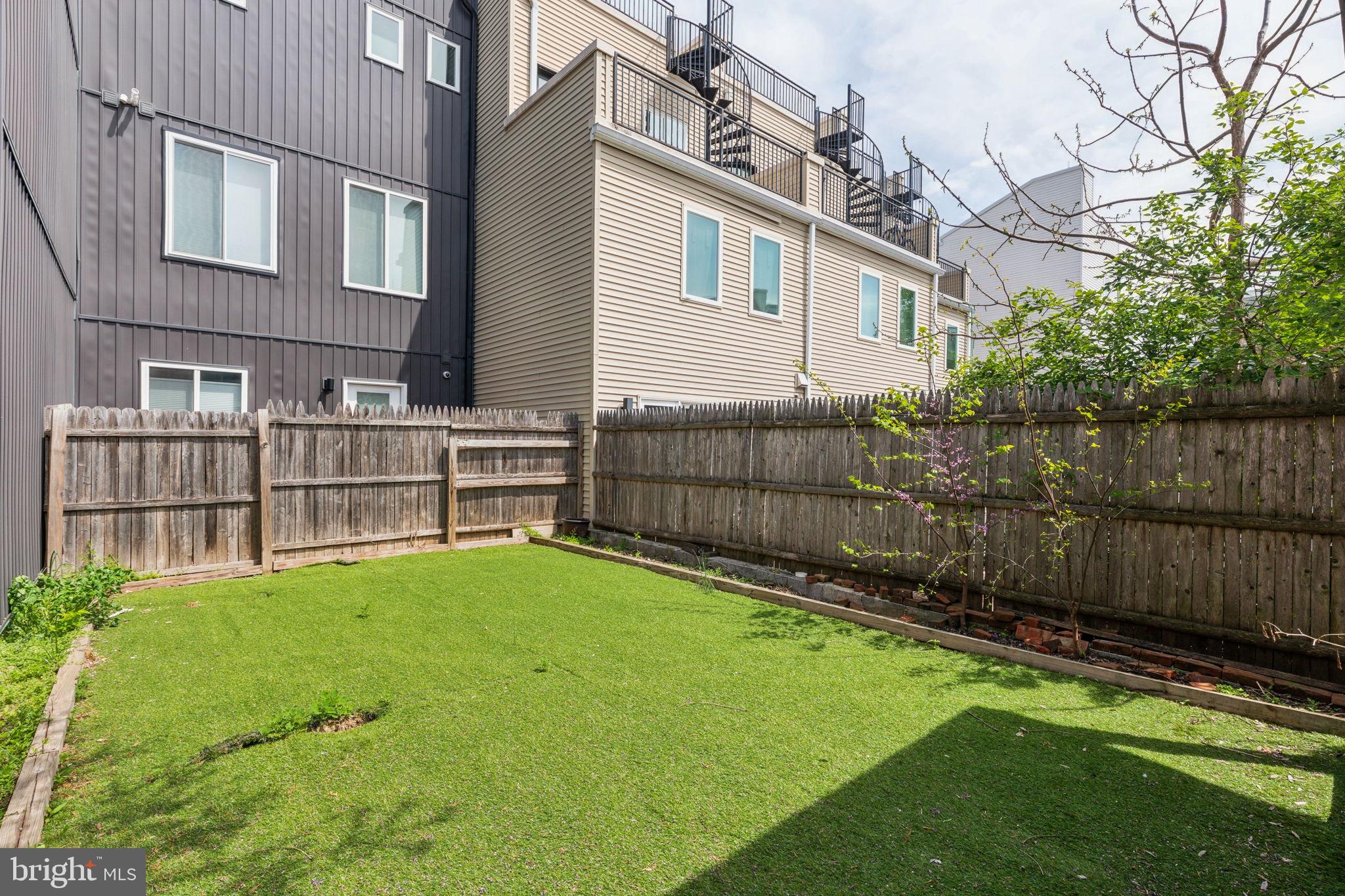 2207 E Susquehanna Ave