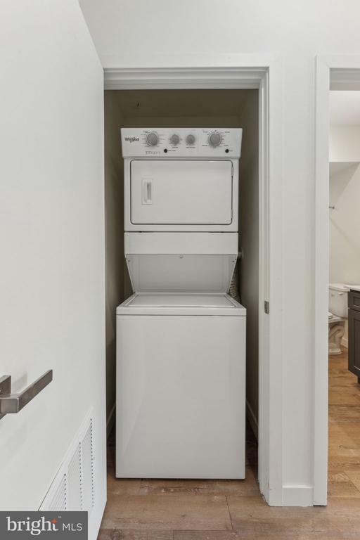 610 S 6TH ST #4B
