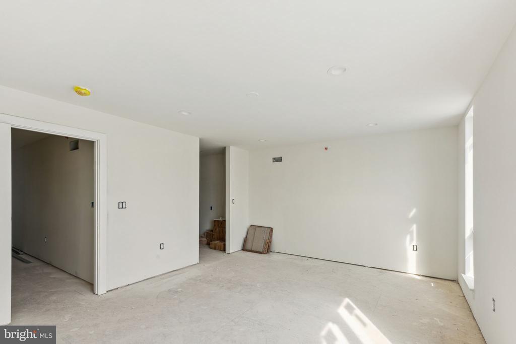 602 Brenna Walk