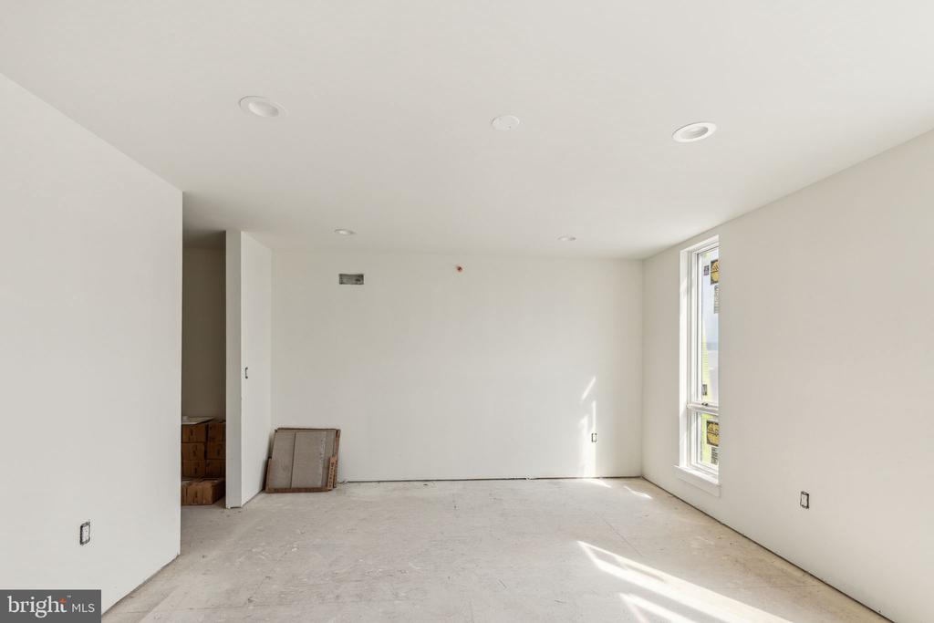 602 Brenna Walk