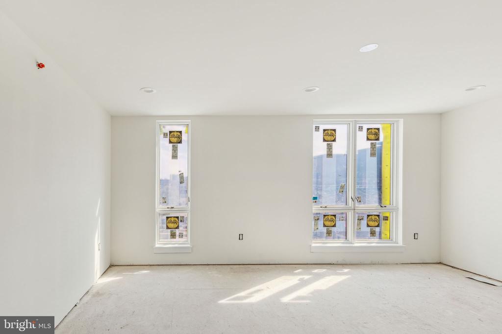 602 Brenna Walk